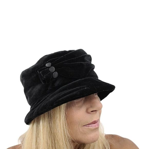 Vintage Betmar Black Velvet Hat Cloche Bucket Ruched Button Detail Retro Glam - Picture 1 of 12